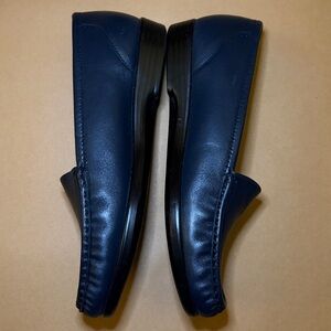 S.A.S. Navy blue size 7. Brand New condition. MSRP$179